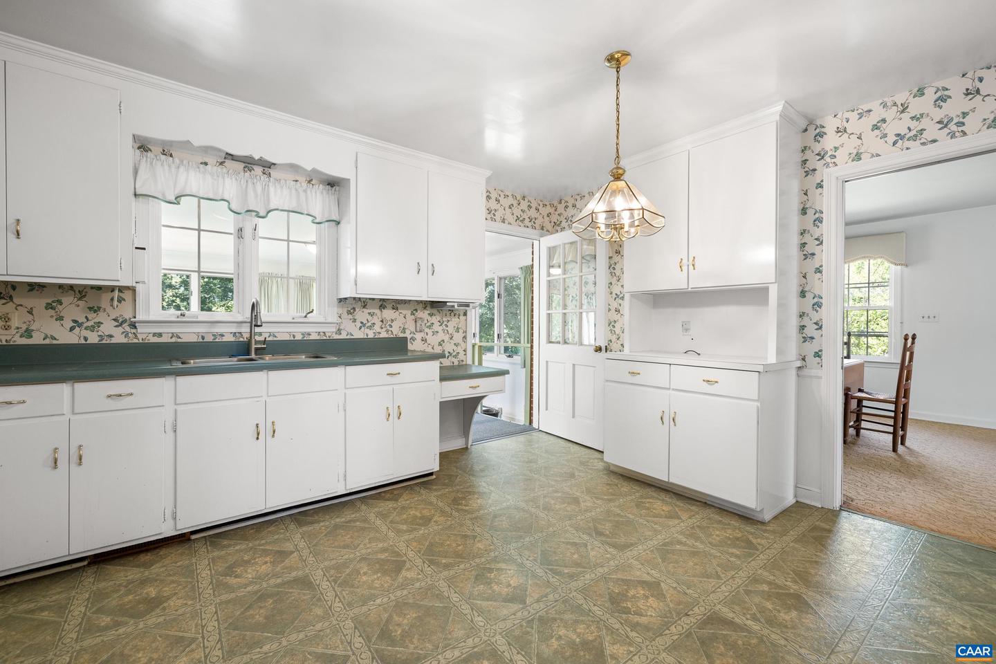 608 DAVIS AVE, CHARLOTTESVILLE, Virginia 22901, 3 Bedrooms Bedrooms, ,3 BathroomsBathrooms,Residential,For sale,608 DAVIS AVE,666120 MLS # 666120