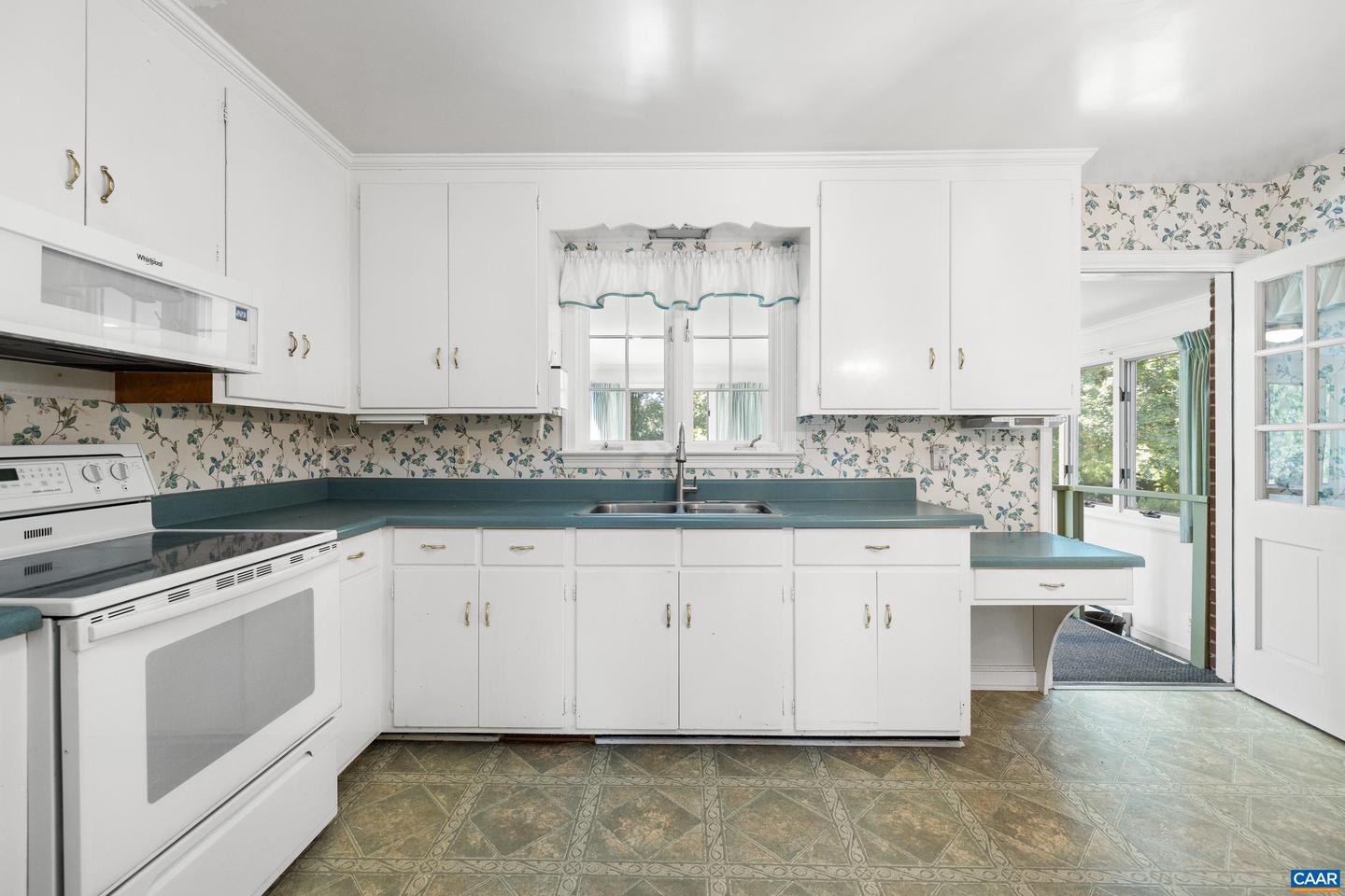 608 DAVIS AVE, CHARLOTTESVILLE, Virginia 22901, 3 Bedrooms Bedrooms, ,3 BathroomsBathrooms,Residential,For sale,608 DAVIS AVE,666120 MLS # 666120