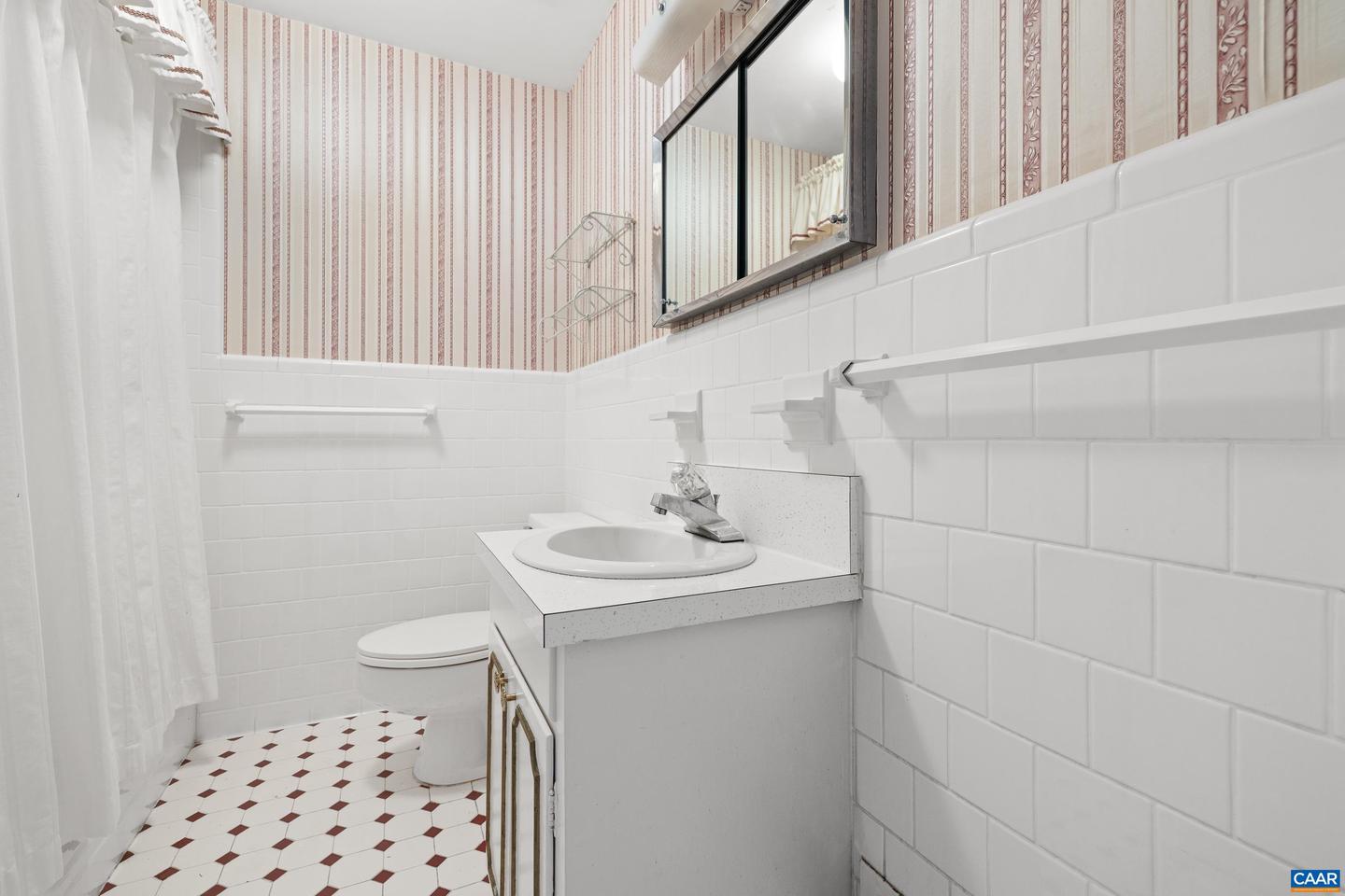 608 DAVIS AVE, CHARLOTTESVILLE, Virginia 22901, 3 Bedrooms Bedrooms, ,3 BathroomsBathrooms,Residential,For sale,608 DAVIS AVE,666120 MLS # 666120
