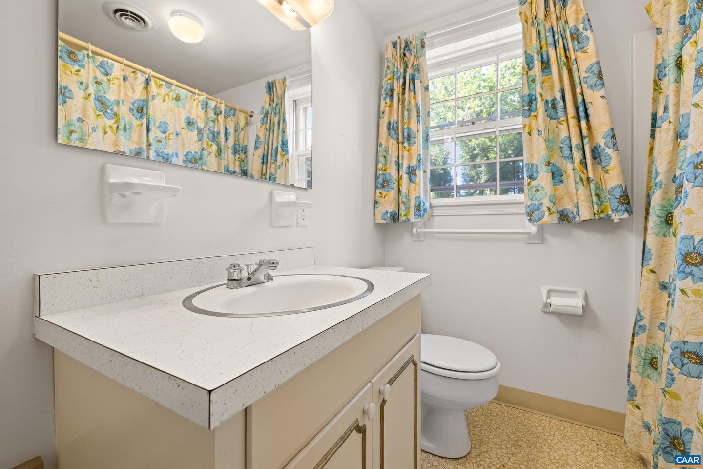 608 DAVIS AVE, CHARLOTTESVILLE, Virginia 22901, 3 Bedrooms Bedrooms, ,3 BathroomsBathrooms,Residential,For sale,608 DAVIS AVE,666120 MLS # 666120