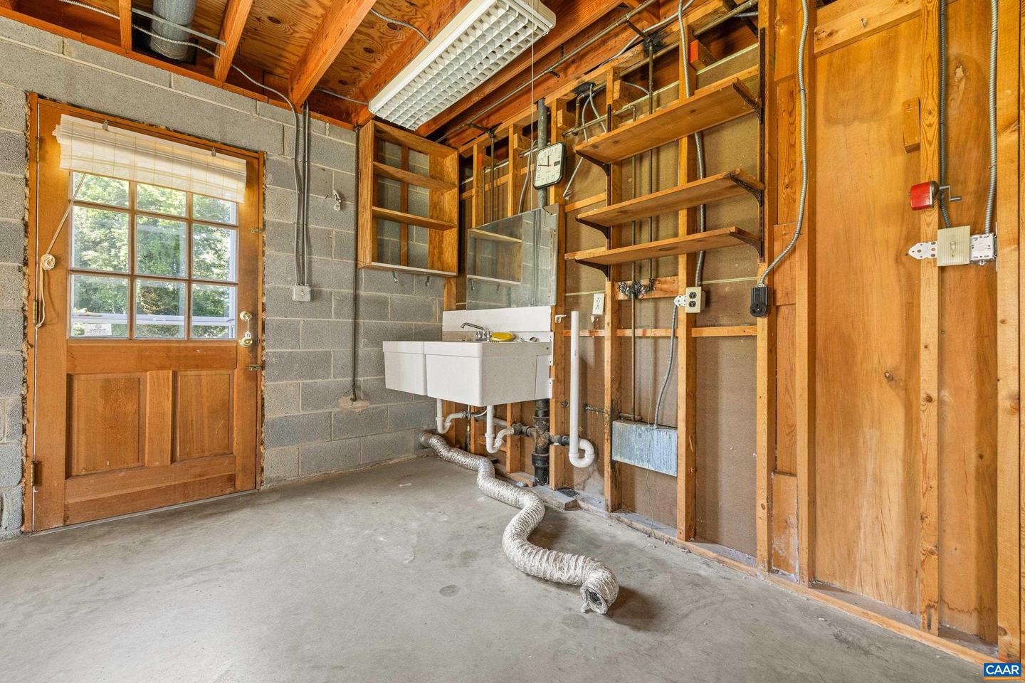 608 DAVIS AVE, CHARLOTTESVILLE, Virginia 22901, 3 Bedrooms Bedrooms, ,3 BathroomsBathrooms,Residential,For sale,608 DAVIS AVE,666120 MLS # 666120