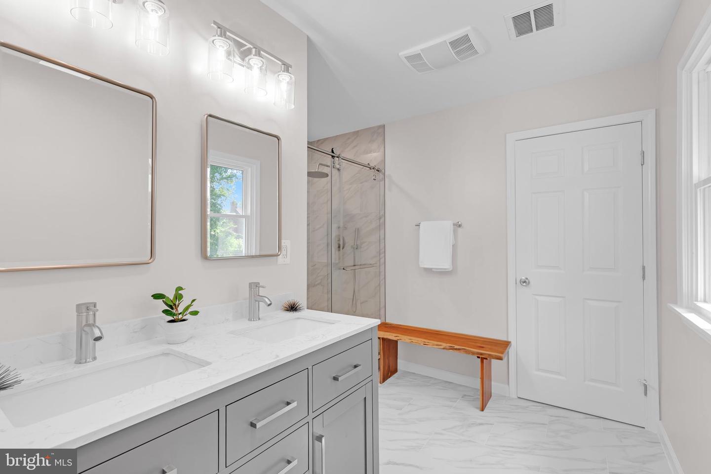9508 FERRY HARBOUR CT, ALEXANDRIA, Virginia 22309, 6 Bedrooms Bedrooms, ,3 BathroomsBathrooms,Residential,For sale,9508 FERRY HARBOUR CT,VAFX2218874 MLS # VAFX2218874