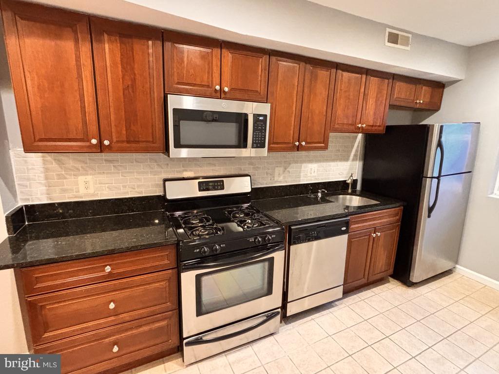 2504 22ND ST NE #6, WASHINGTON, District Of Columbia 20018, 1 Bedroom Bedrooms, ,1 BathroomBathrooms,Residential,For sale,2504 22ND ST NE #6,DCDC2188116 MLS # DCDC2188116