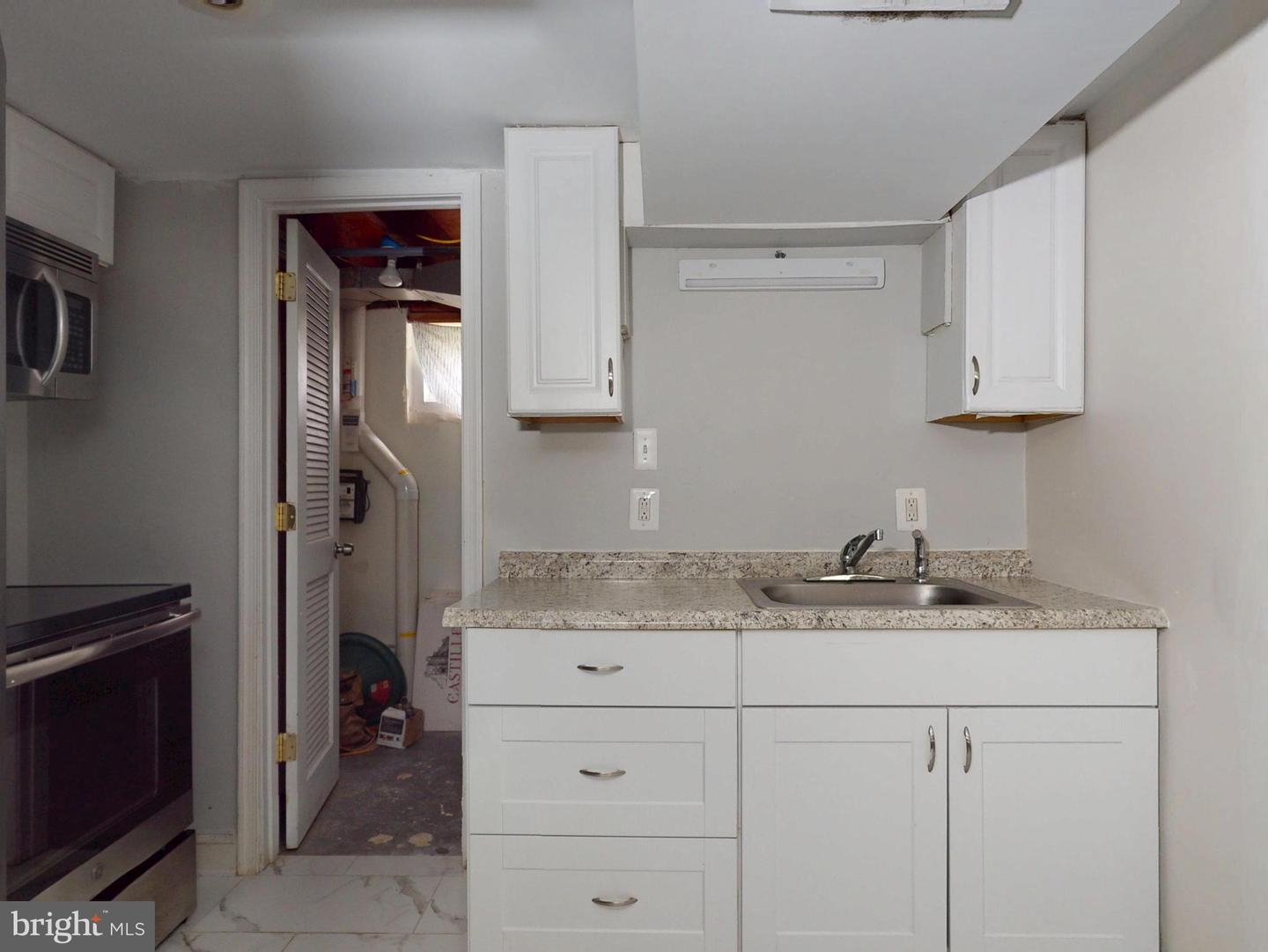 2822 LORCOM LN, ARLINGTON, Virginia 22207, 3 Bedrooms Bedrooms, ,3 BathroomsBathrooms,Residential,For sale,2822 LORCOM LN,VAAR2054248 MLS # VAAR2054248