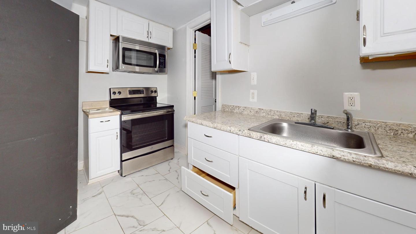 2822 LORCOM LN, ARLINGTON, Virginia 22207, 3 Bedrooms Bedrooms, ,3 BathroomsBathrooms,Residential,For sale,2822 LORCOM LN,VAAR2054248 MLS # VAAR2054248