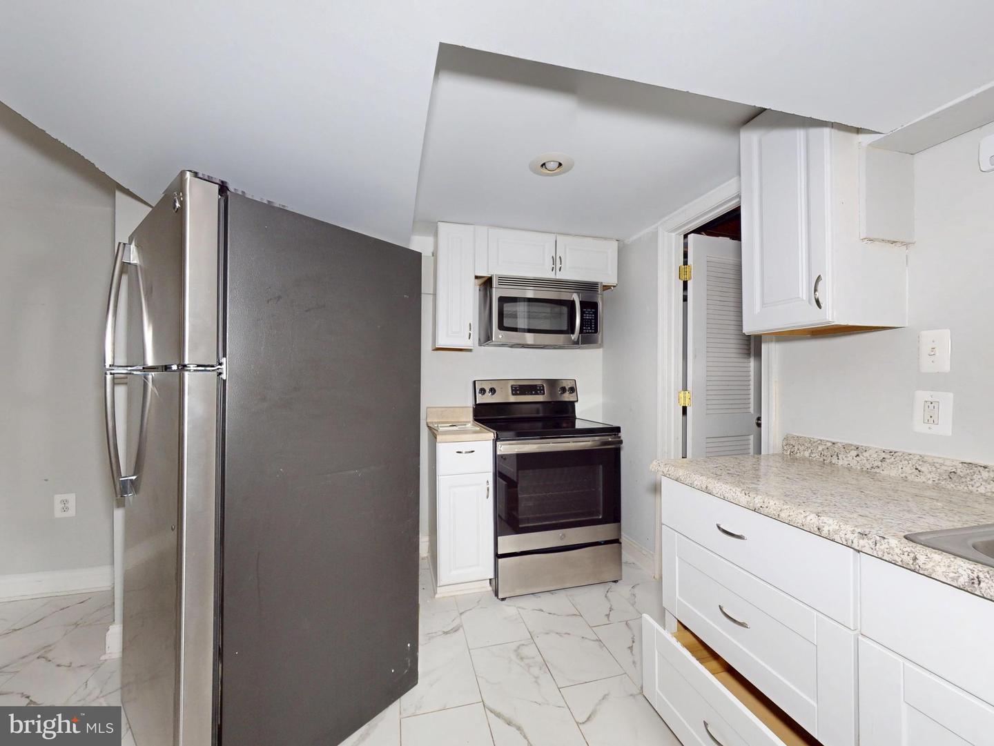 2822 LORCOM LN, ARLINGTON, Virginia 22207, 3 Bedrooms Bedrooms, ,3 BathroomsBathrooms,Residential,For sale,2822 LORCOM LN,VAAR2054248 MLS # VAAR2054248