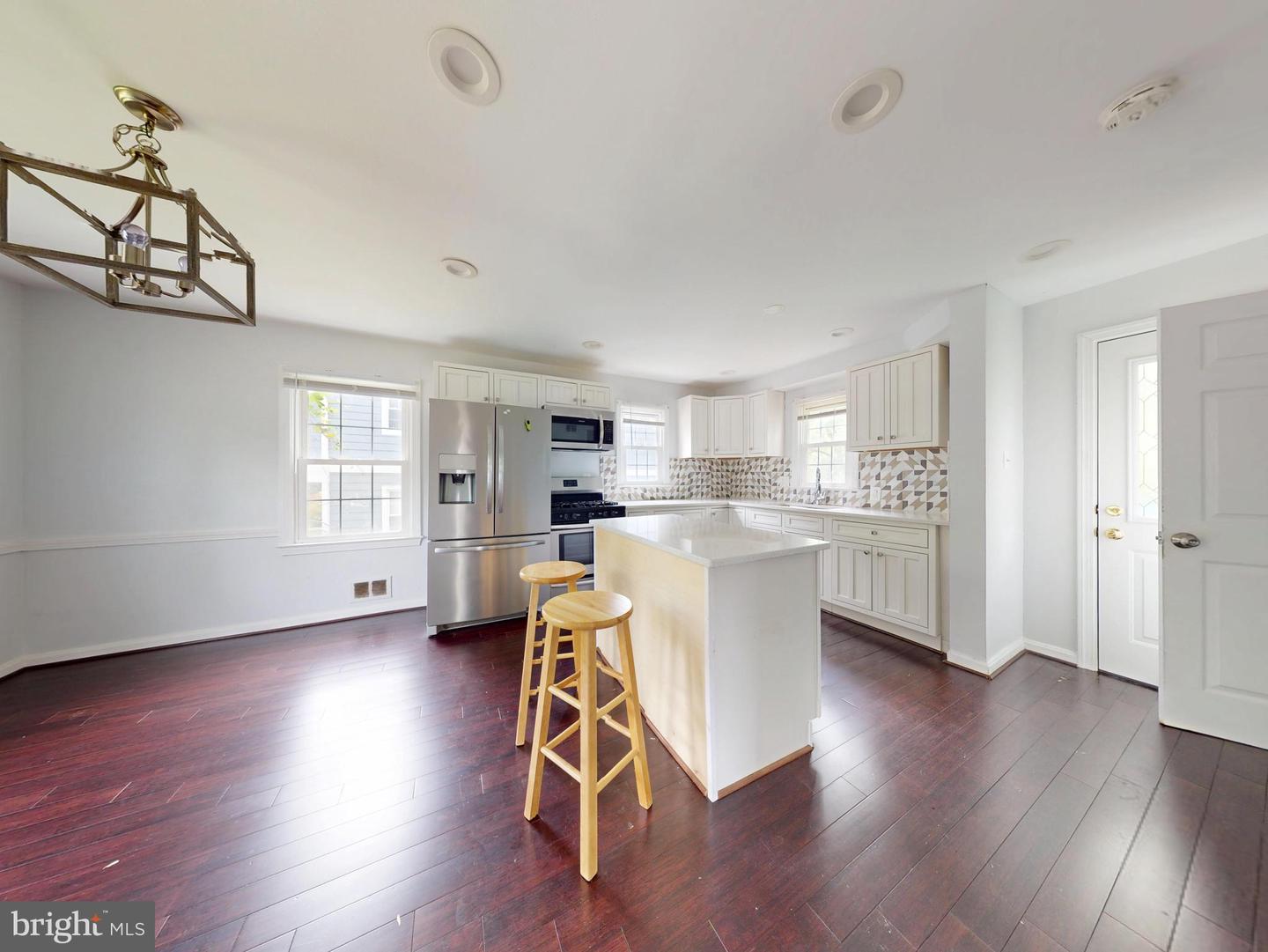 2822 LORCOM LN, ARLINGTON, Virginia 22207, 3 Bedrooms Bedrooms, ,3 BathroomsBathrooms,Residential,For sale,2822 LORCOM LN,VAAR2054248 MLS # VAAR2054248