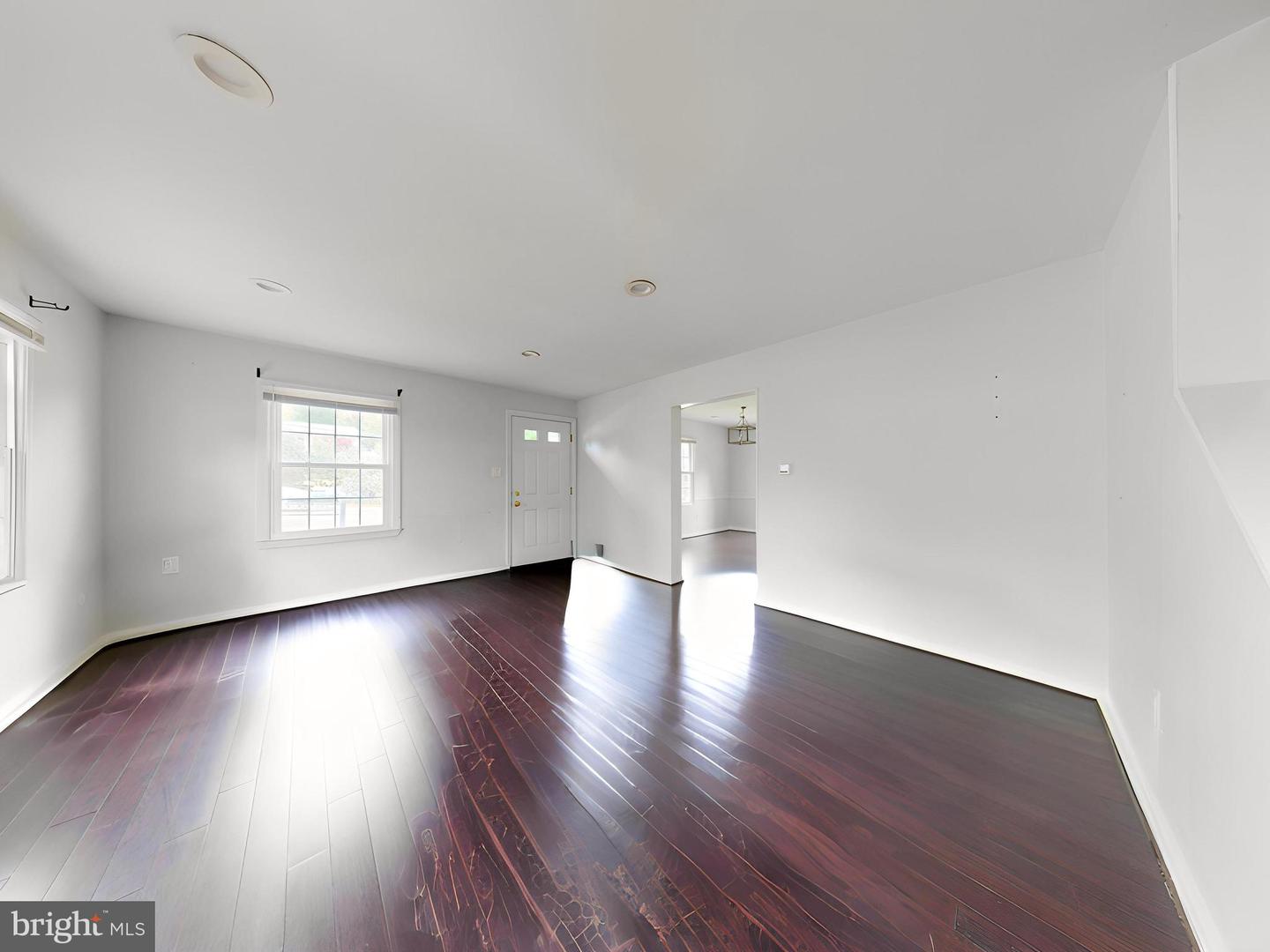 2822 LORCOM LN, ARLINGTON, Virginia 22207, 3 Bedrooms Bedrooms, ,3 BathroomsBathrooms,Residential,For sale,2822 LORCOM LN,VAAR2054248 MLS # VAAR2054248