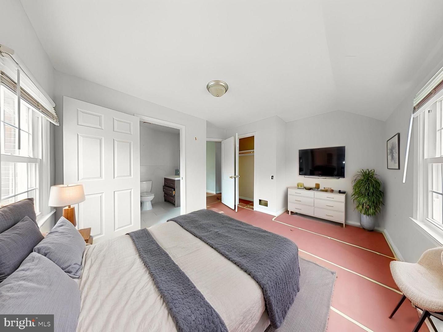 2822 LORCOM LN, ARLINGTON, Virginia 22207, 3 Bedrooms Bedrooms, ,3 BathroomsBathrooms,Residential,For sale,2822 LORCOM LN,VAAR2054248 MLS # VAAR2054248