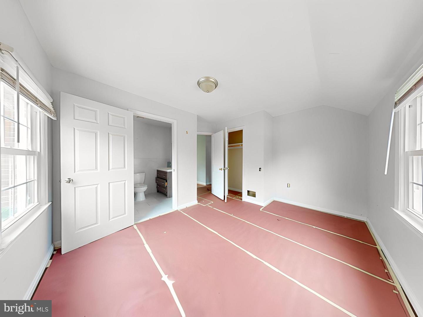 2822 LORCOM LN, ARLINGTON, Virginia 22207, 3 Bedrooms Bedrooms, ,3 BathroomsBathrooms,Residential,For sale,2822 LORCOM LN,VAAR2054248 MLS # VAAR2054248