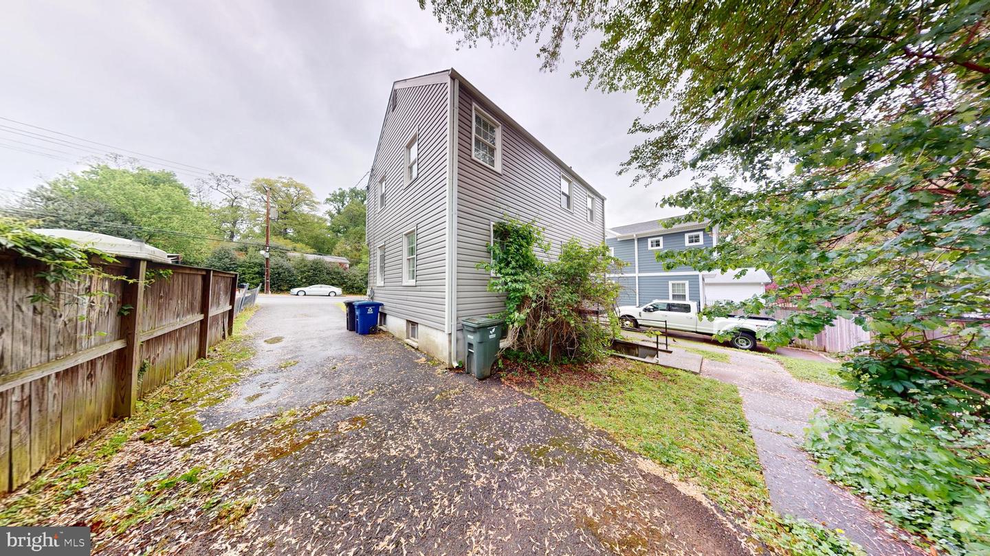 2822 LORCOM LN, ARLINGTON, Virginia 22207, 3 Bedrooms Bedrooms, ,3 BathroomsBathrooms,Residential,For sale,2822 LORCOM LN,VAAR2054248 MLS # VAAR2054248