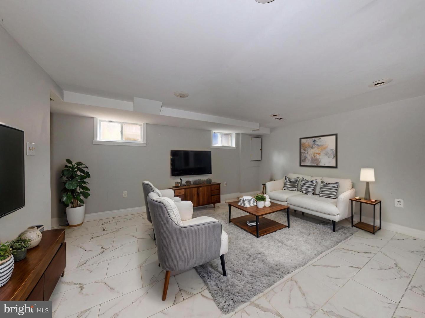 2822 LORCOM LN, ARLINGTON, Virginia 22207, 3 Bedrooms Bedrooms, ,3 BathroomsBathrooms,Residential,For sale,2822 LORCOM LN,VAAR2054248 MLS # VAAR2054248