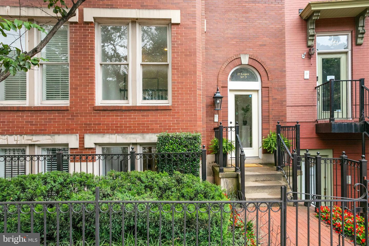 27 LOGAN CIR NW #5, WASHINGTON, District Of Columbia 20005, 3 Bedrooms Bedrooms, 8 Rooms Rooms,2 BathroomsBathrooms,Residential,For sale,27 LOGAN CIR NW #5,DCDC2191052 MLS # DCDC2191052