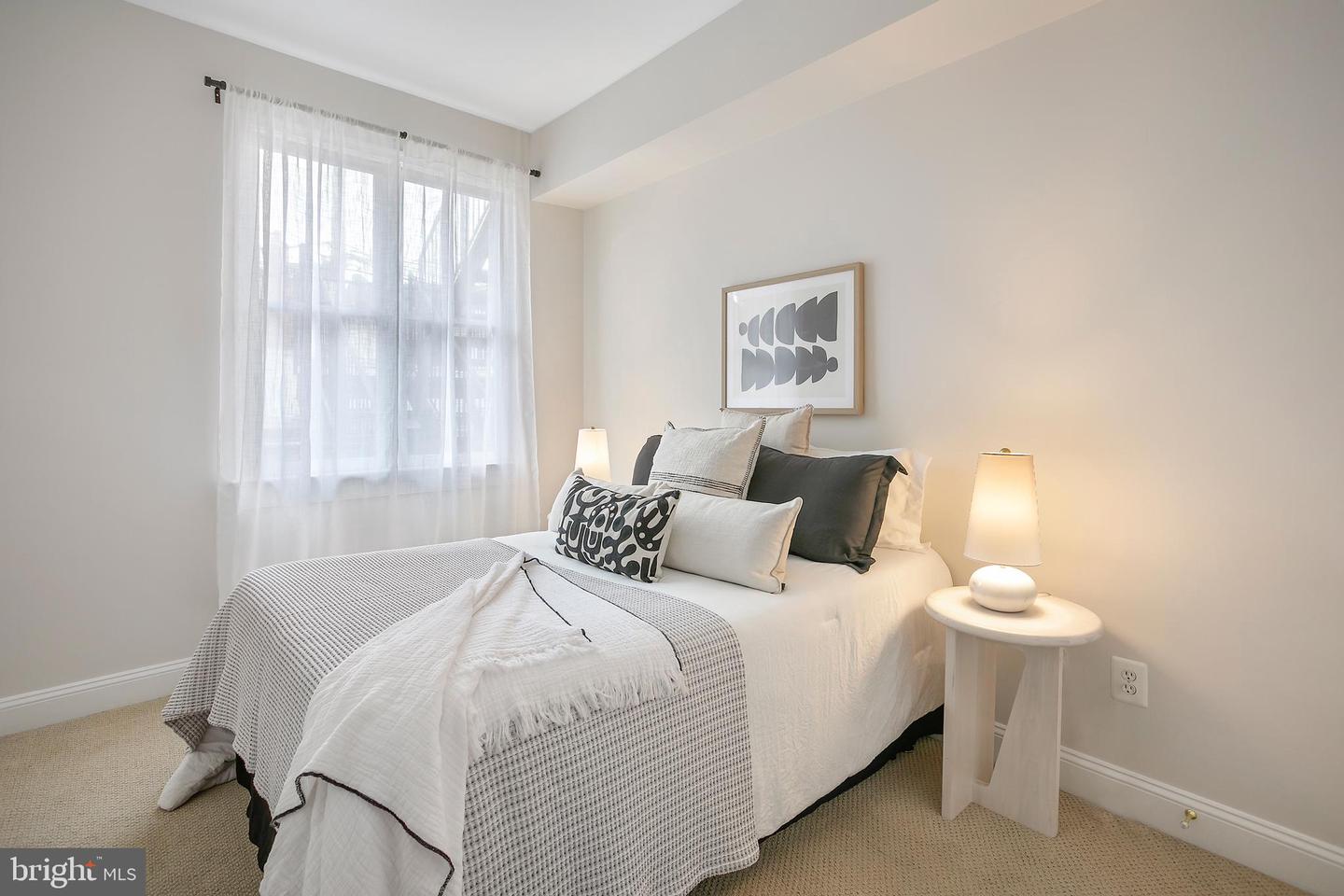 27 LOGAN CIR NW #5, WASHINGTON, District Of Columbia 20005, 3 Bedrooms Bedrooms, 8 Rooms Rooms,2 BathroomsBathrooms,Residential,For sale,27 LOGAN CIR NW #5,DCDC2191052 MLS # DCDC2191052