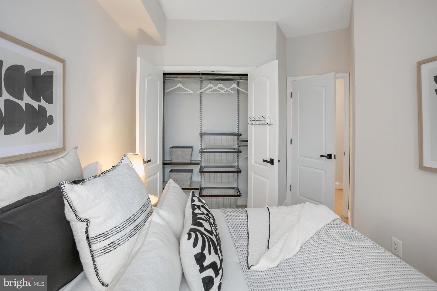 27 LOGAN CIR NW #5, WASHINGTON, District Of Columbia 20005, 3 Bedrooms Bedrooms, 8 Rooms Rooms,2 BathroomsBathrooms,Residential,For sale,27 LOGAN CIR NW #5,DCDC2191052 MLS # DCDC2191052