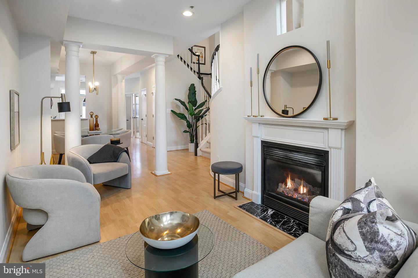 27 LOGAN CIR NW #5, WASHINGTON, District Of Columbia 20005, 3 Bedrooms Bedrooms, 8 Rooms Rooms,2 BathroomsBathrooms,Residential,For sale,27 LOGAN CIR NW #5,DCDC2191052 MLS # DCDC2191052
