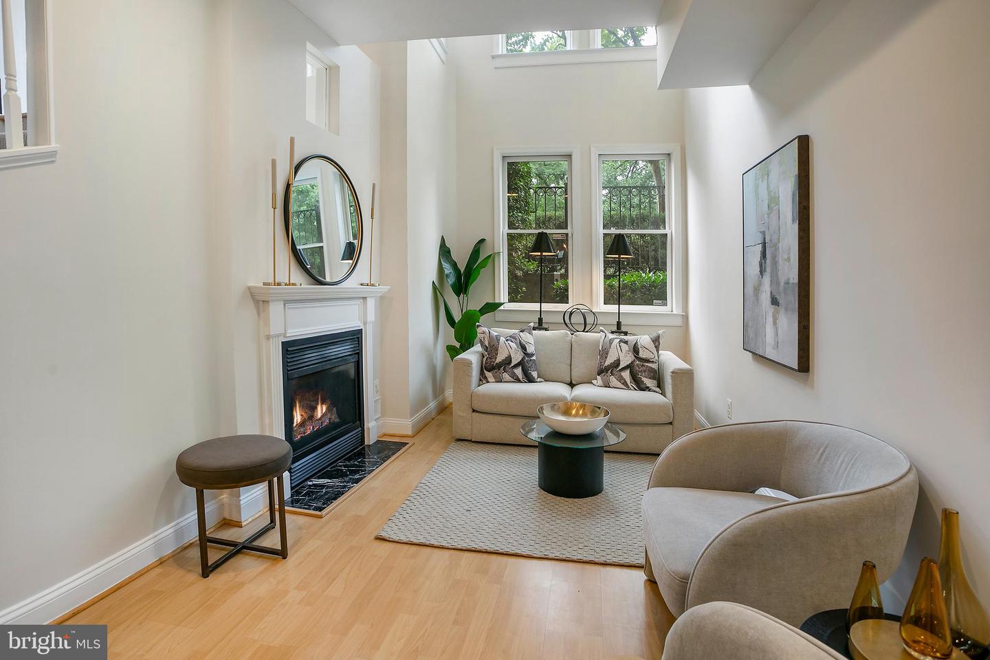 27 LOGAN CIR NW #5, WASHINGTON, District Of Columbia 20005, 3 Bedrooms Bedrooms, 8 Rooms Rooms,2 BathroomsBathrooms,Residential,For sale,27 LOGAN CIR NW #5,DCDC2191052 MLS # DCDC2191052