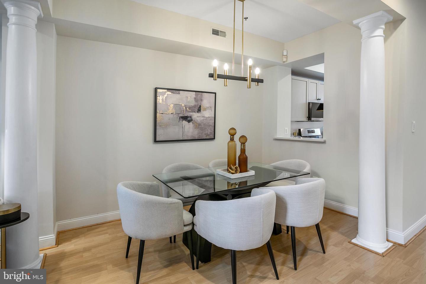 27 LOGAN CIR NW #5, WASHINGTON, District Of Columbia 20005, 3 Bedrooms Bedrooms, 8 Rooms Rooms,2 BathroomsBathrooms,Residential,For sale,27 LOGAN CIR NW #5,DCDC2191052 MLS # DCDC2191052