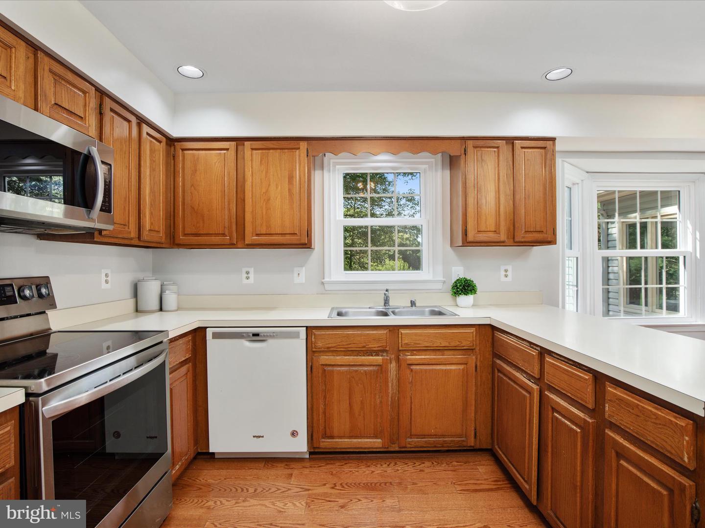 21 GRISWOLD CT, STERLING, Virginia 20165, 5 Bedrooms Bedrooms, ,3 BathroomsBathrooms,Residential,For sale,21 GRISWOLD CT,VALO2092138 MLS # VALO2092138