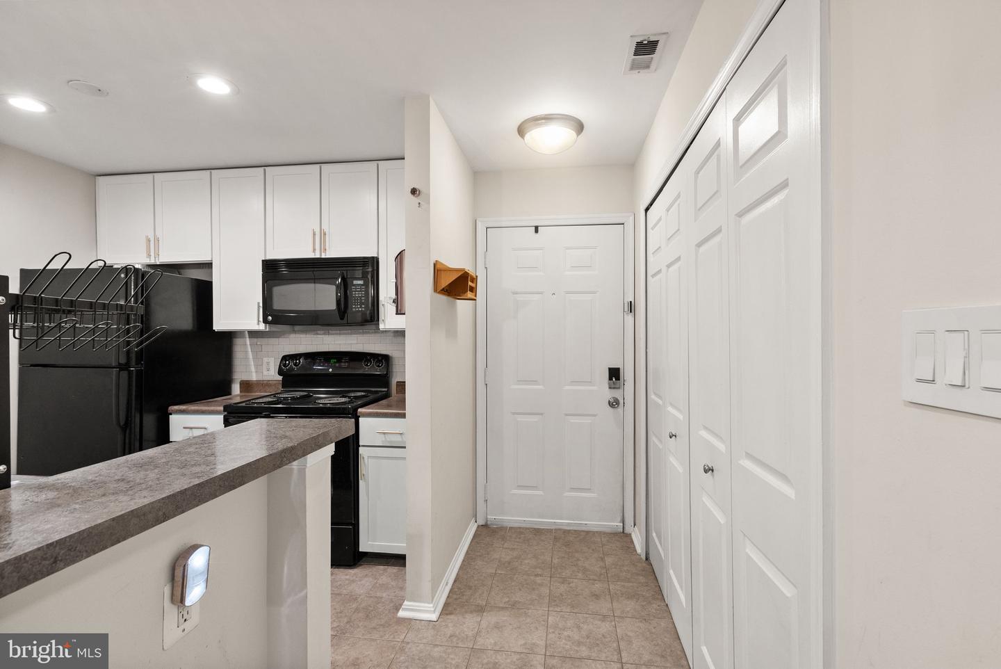 10302 APPALACHIAN CIR #209, OAKTON, Virginia 22124, 1 Bedroom Bedrooms, ,1 BathroomBathrooms,Residential,For sale,10302 APPALACHIAN CIR #209,VAFX2230544 MLS # VAFX2230544