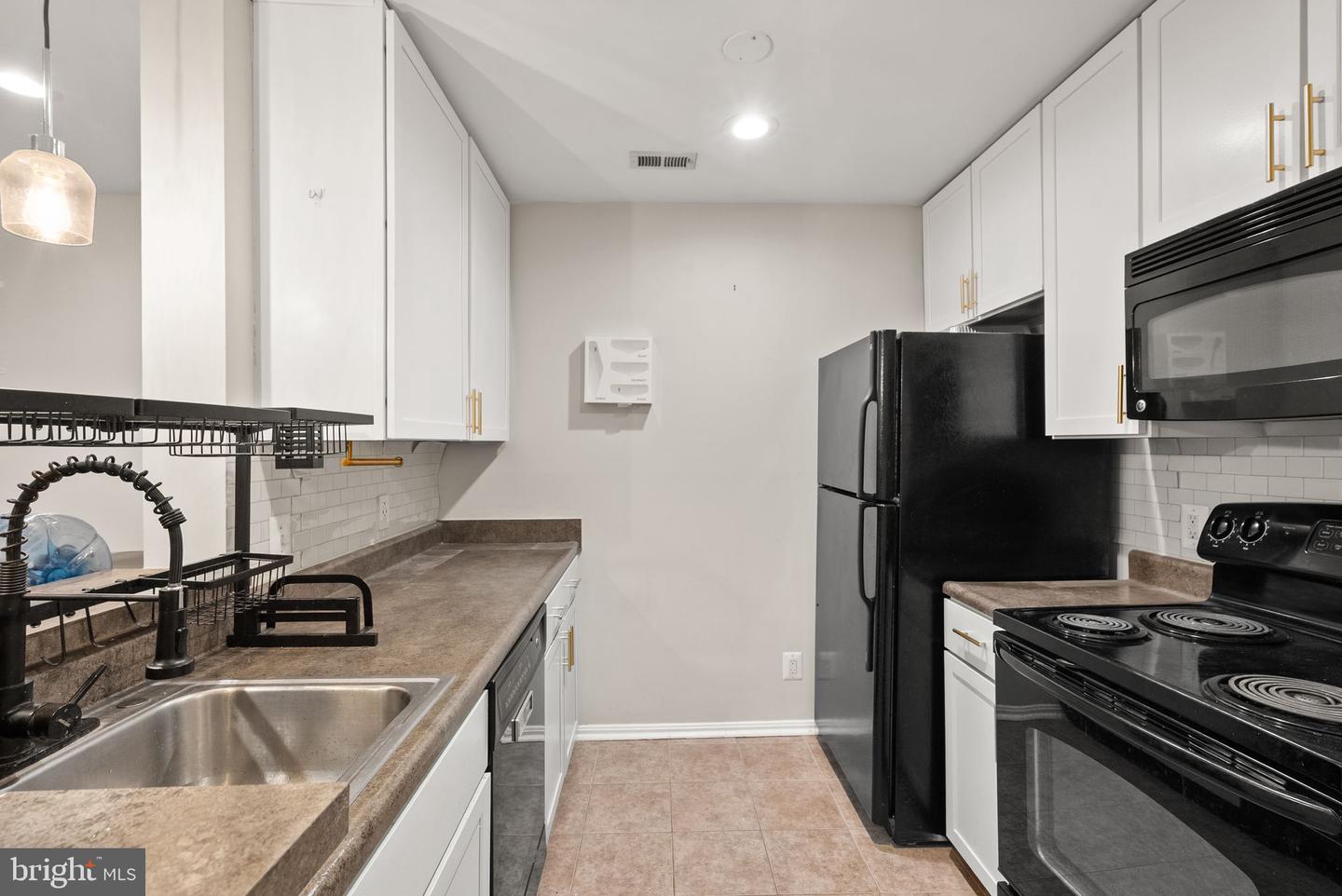 10302 APPALACHIAN CIR #209, OAKTON, Virginia 22124, 1 Bedroom Bedrooms, ,1 BathroomBathrooms,Residential,For sale,10302 APPALACHIAN CIR #209,VAFX2230544 MLS # VAFX2230544