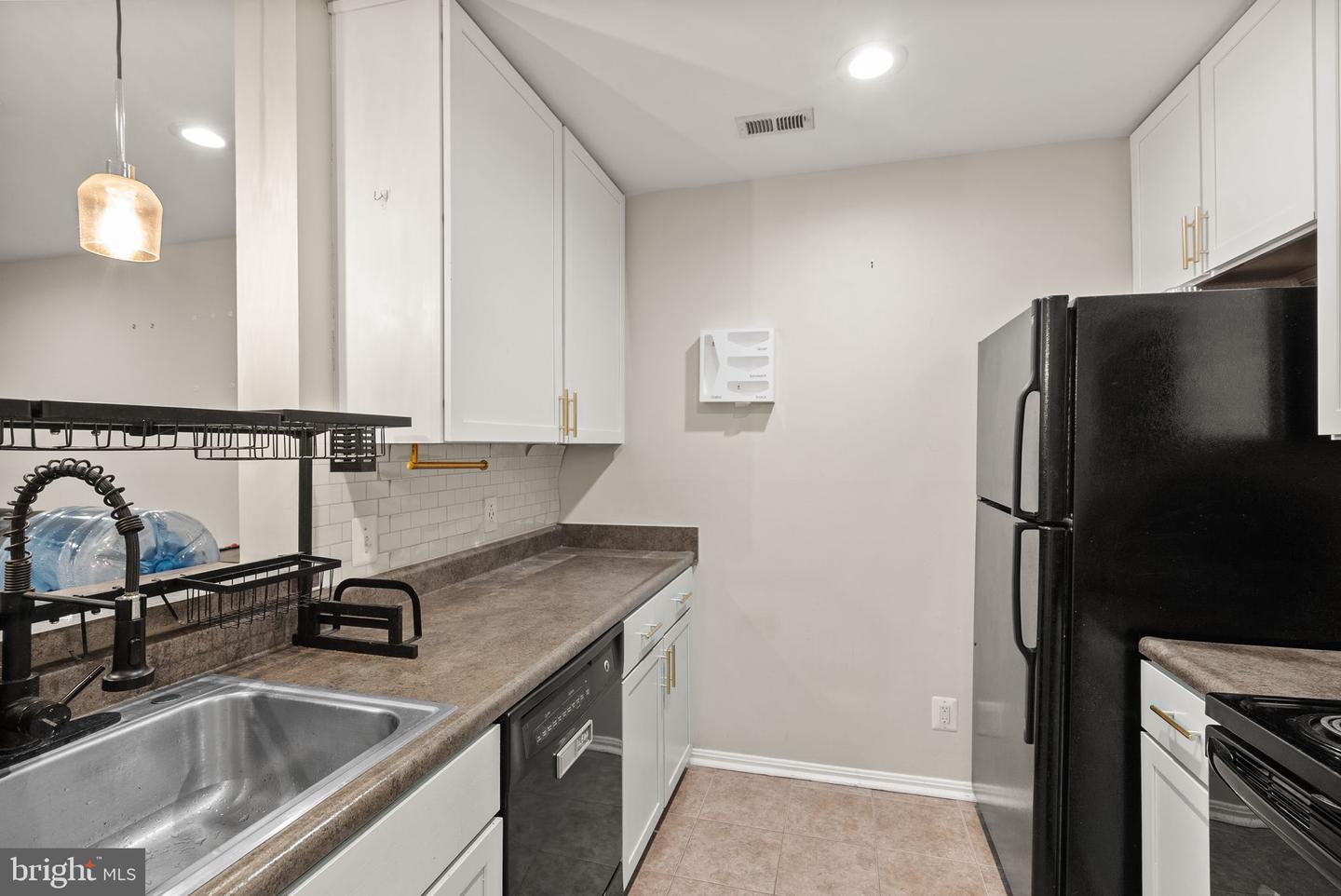 10302 APPALACHIAN CIR #209, OAKTON, Virginia 22124, 1 Bedroom Bedrooms, ,1 BathroomBathrooms,Residential,For sale,10302 APPALACHIAN CIR #209,VAFX2230544 MLS # VAFX2230544