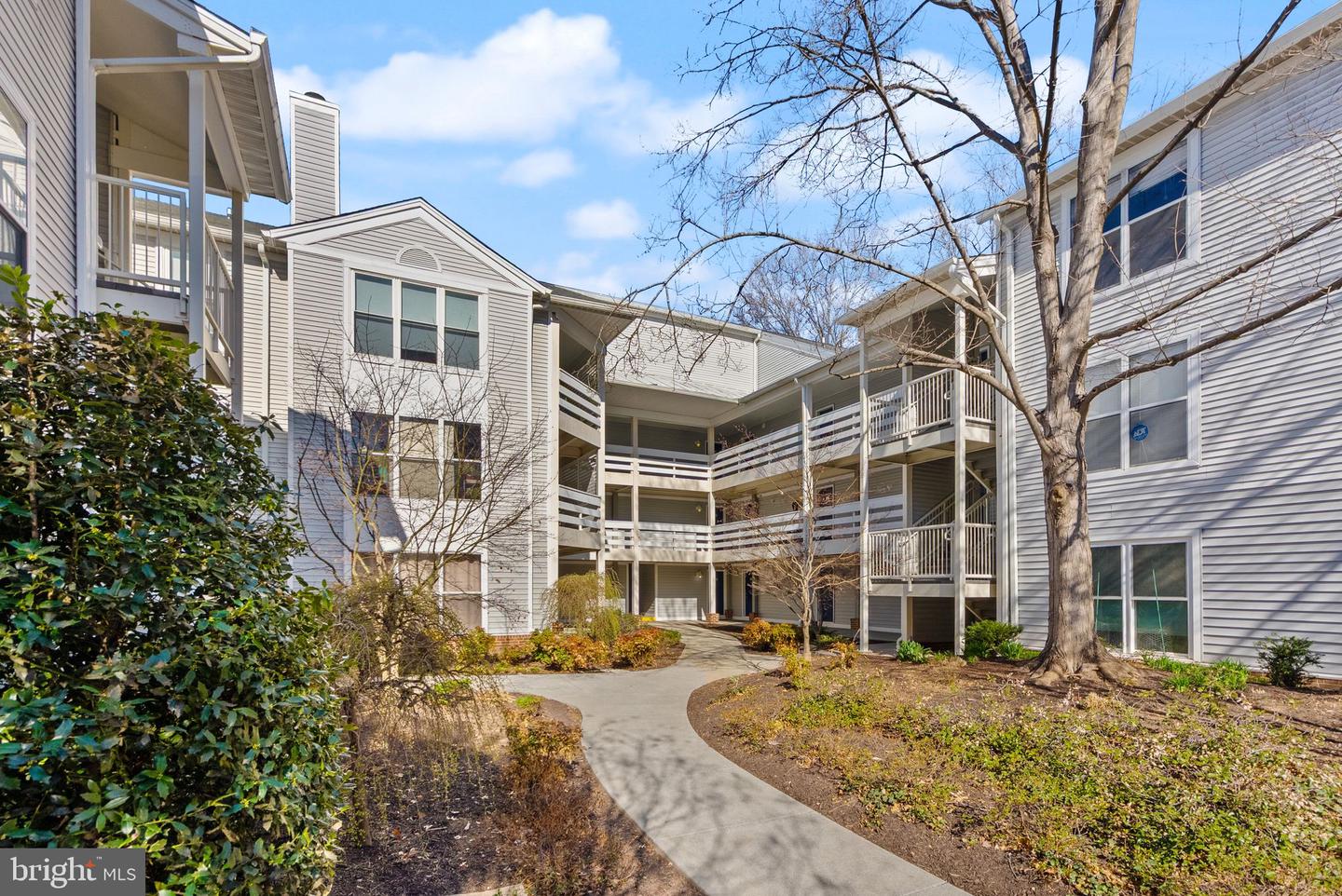 10302 APPALACHIAN CIR #209, OAKTON, Virginia 22124, 1 Bedroom Bedrooms, ,1 BathroomBathrooms,Residential,For sale,10302 APPALACHIAN CIR #209,VAFX2230544 MLS # VAFX2230544