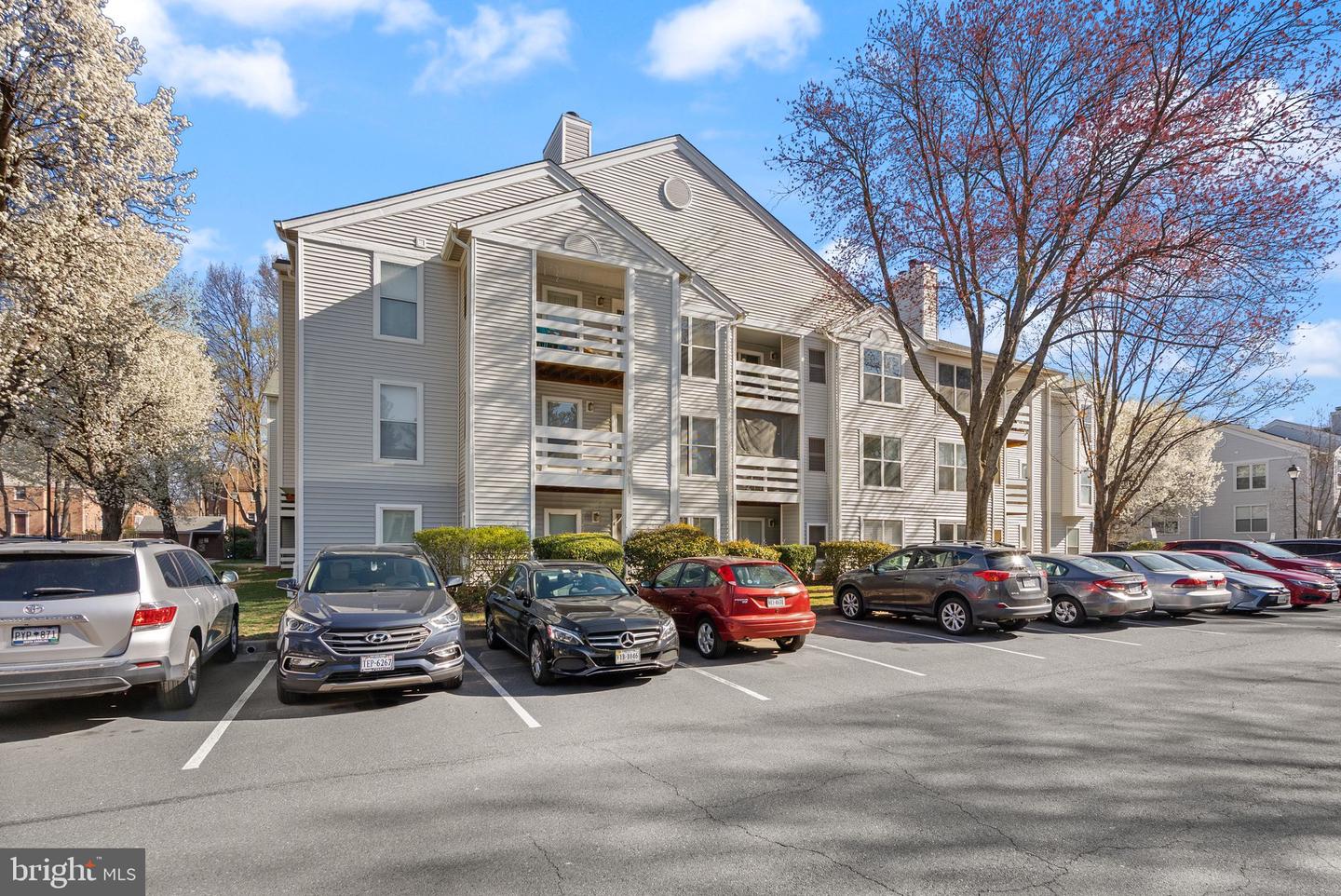 10302 APPALACHIAN CIR #209, OAKTON, Virginia 22124, 1 Bedroom Bedrooms, ,1 BathroomBathrooms,Residential,For sale,10302 APPALACHIAN CIR #209,VAFX2230544 MLS # VAFX2230544