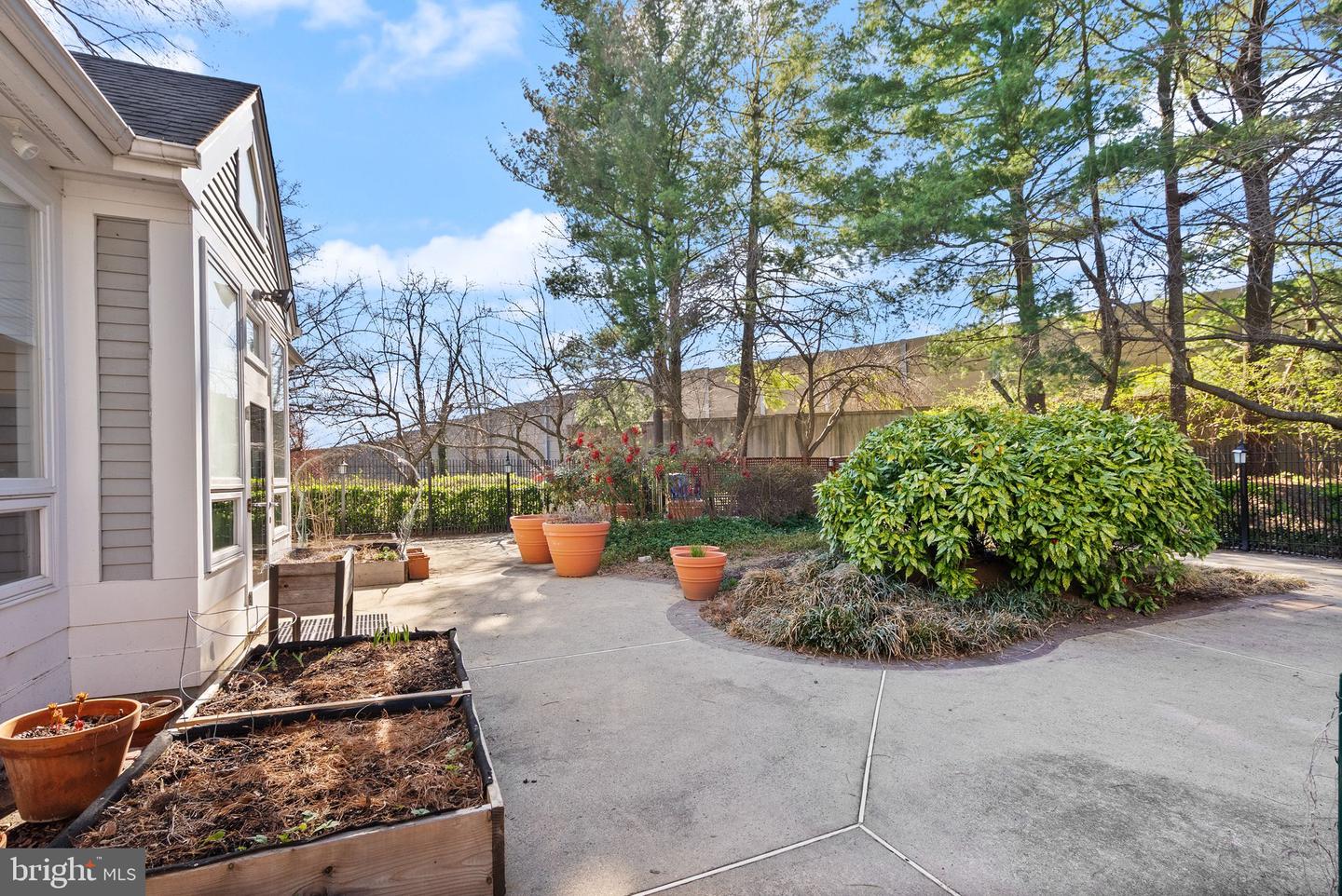 10302 APPALACHIAN CIR #209, OAKTON, Virginia 22124, 1 Bedroom Bedrooms, ,1 BathroomBathrooms,Residential,For sale,10302 APPALACHIAN CIR #209,VAFX2230544 MLS # VAFX2230544
