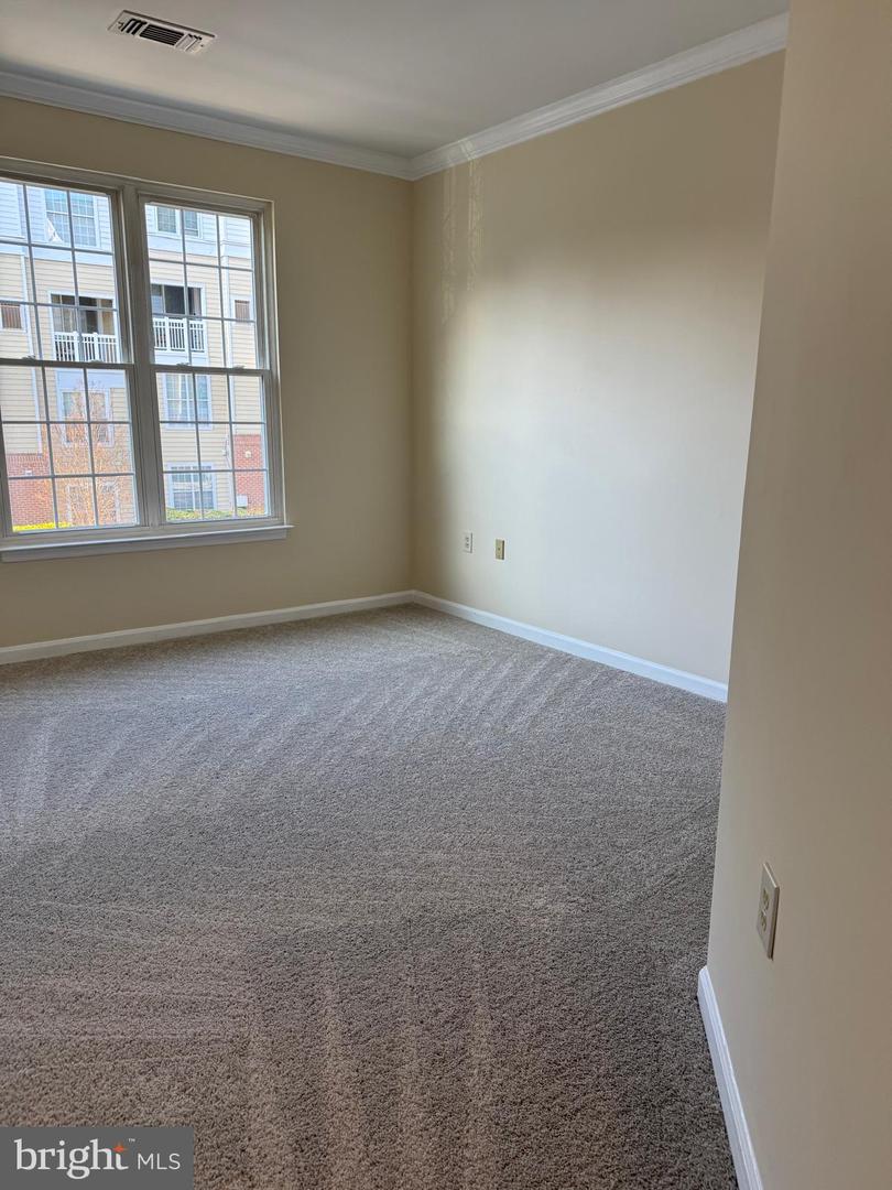 2109 HIGHCOURT LN #203, HERNDON, Virginia 20170, 2 Bedrooms Bedrooms, ,2 BathroomsBathrooms,Residential,For sale,2109 HIGHCOURT LN #203,VAFX2233206 MLS # VAFX2233206
