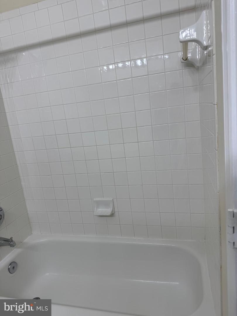 2109 HIGHCOURT LN #203, HERNDON, Virginia 20170, 2 Bedrooms Bedrooms, ,2 BathroomsBathrooms,Residential,For sale,2109 HIGHCOURT LN #203,VAFX2233206 MLS # VAFX2233206
