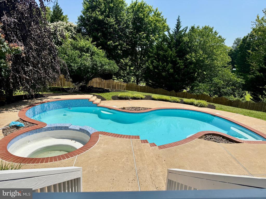 715 CONSTANTINE CT, WARRENTON, Virginia 20186, 5 Bedrooms Bedrooms, ,4 BathroomsBathrooms,Residential,715 CONSTANTINE CT,VAFQ2016868 MLS # VAFQ2016868