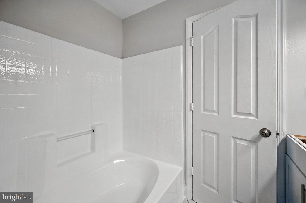 3521 OVERVIEW DR, FREDERICKSBURG, Virginia 22408, 3 Bedrooms Bedrooms, ,2 BathroomsBathrooms,Residential,3521 OVERVIEW DR,VASP2034278 MLS # VASP2034278