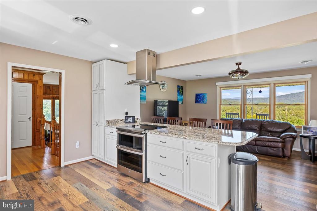 436 CASTLETON VIEW RD, CASTLETON, Virginia 22716, 4 Bedrooms Bedrooms, ,3 BathroomsBathrooms,Residential,436 CASTLETON VIEW RD,VARP2002152 MLS # VARP2002152