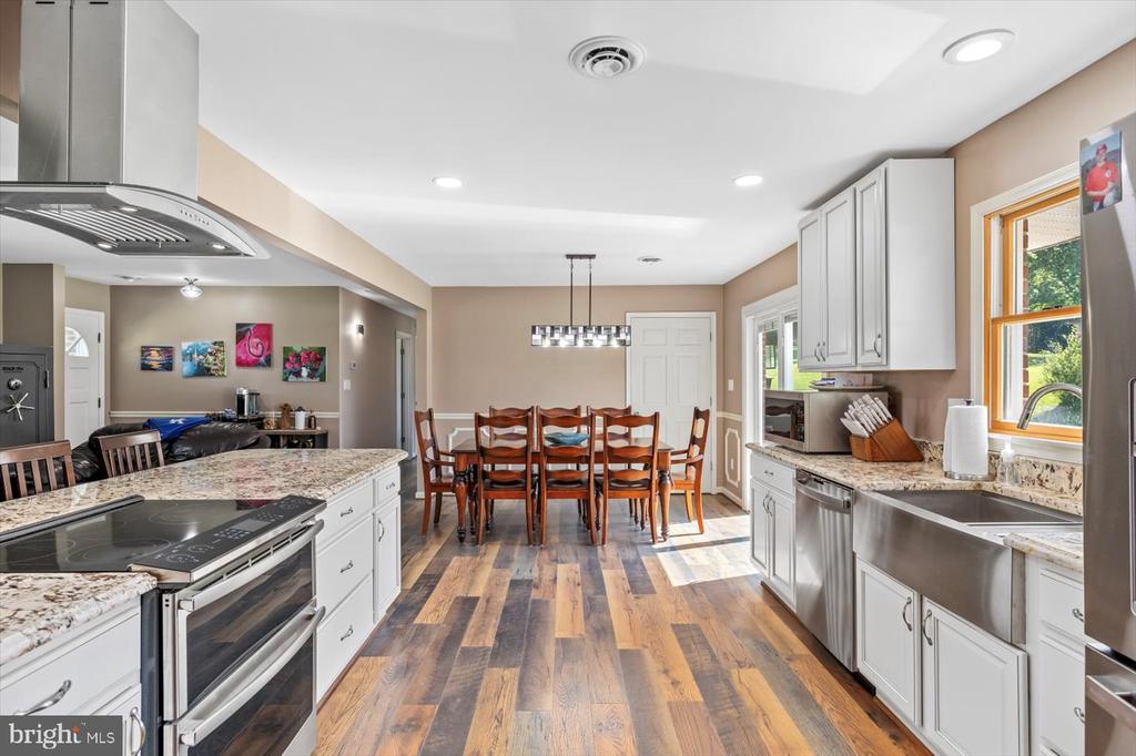 436 CASTLETON VIEW RD, CASTLETON, Virginia 22716, 4 Bedrooms Bedrooms, ,3 BathroomsBathrooms,Residential,436 CASTLETON VIEW RD,VARP2002152 MLS # VARP2002152