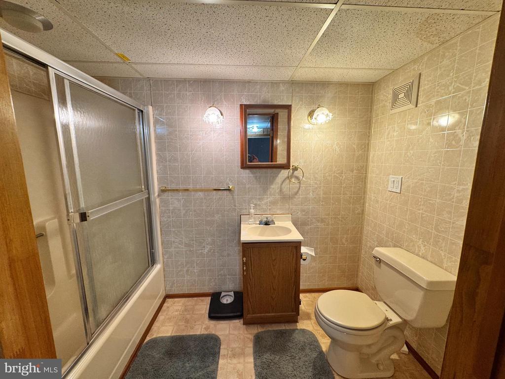 436 CASTLETON VIEW RD, CASTLETON, Virginia 22716, 4 Bedrooms Bedrooms, ,3 BathroomsBathrooms,Residential,436 CASTLETON VIEW RD,VARP2002152 MLS # VARP2002152
