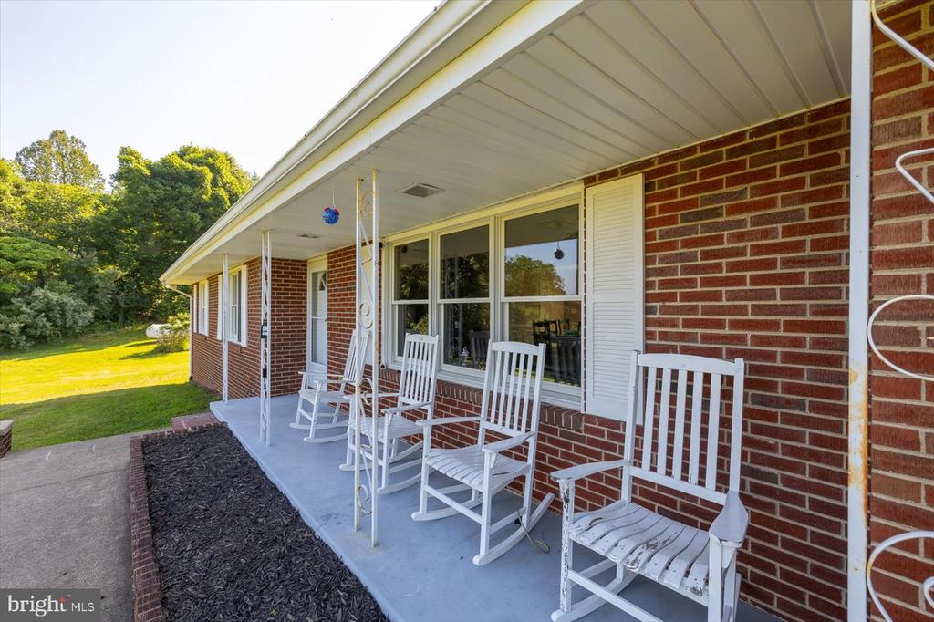 436 CASTLETON VIEW RD, CASTLETON, Virginia 22716, 4 Bedrooms Bedrooms, ,3 BathroomsBathrooms,Residential,436 CASTLETON VIEW RD,VARP2002152 MLS # VARP2002152