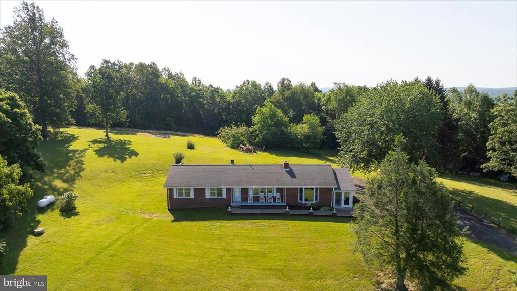 436 CASTLETON VIEW RD, CASTLETON, Virginia 22716, 4 Bedrooms Bedrooms, ,3 BathroomsBathrooms,Residential,436 CASTLETON VIEW RD,VARP2002152 MLS # VARP2002152