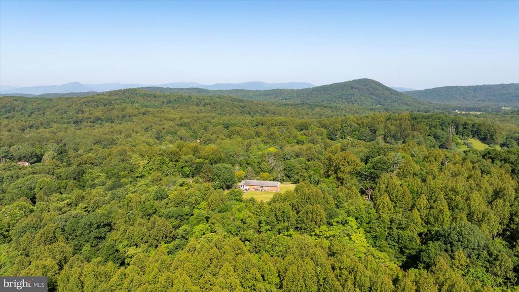 436 CASTLETON VIEW RD, CASTLETON, Virginia 22716, 4 Bedrooms Bedrooms, ,3 BathroomsBathrooms,Residential,436 CASTLETON VIEW RD,VARP2002152 MLS # VARP2002152