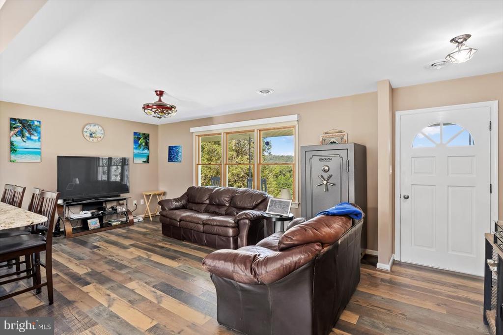 436 CASTLETON VIEW RD, CASTLETON, Virginia 22716, 4 Bedrooms Bedrooms, ,3 BathroomsBathrooms,Residential,436 CASTLETON VIEW RD,VARP2002152 MLS # VARP2002152