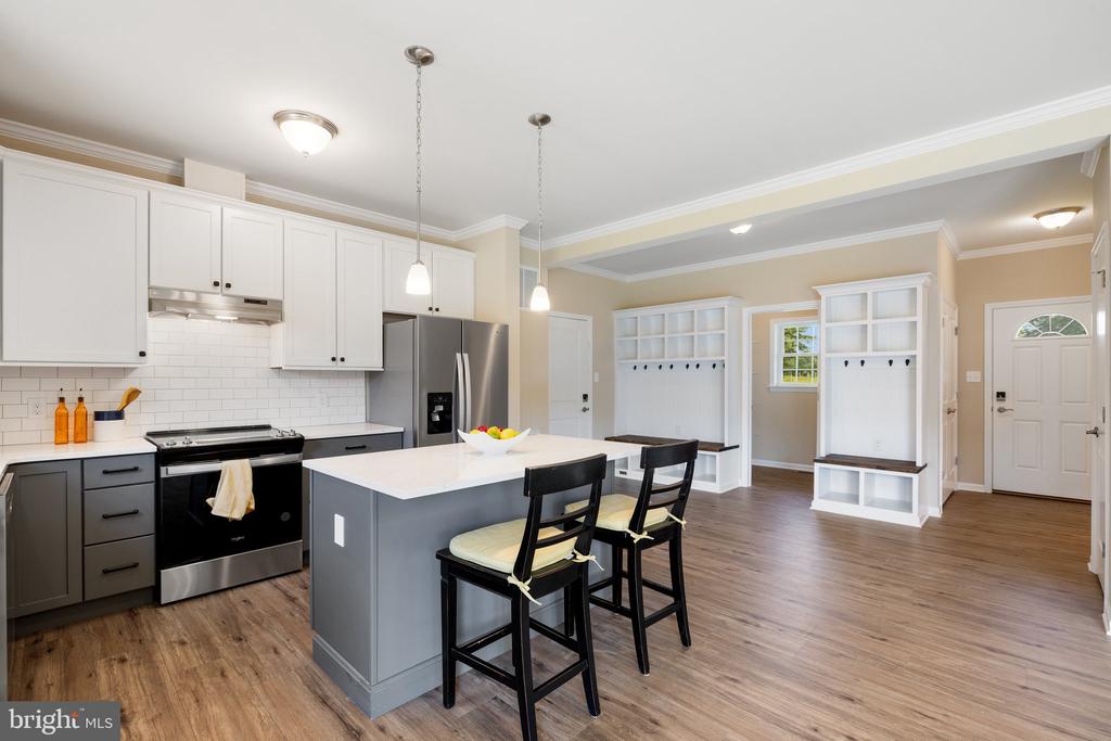 8006 SHERBEYN RD, BEALETON, Virginia, 5 Bedrooms Bedrooms, ,3 BathroomsBathrooms,Residential,8006 SHERBEYN RD,VAFQ2017228 MLS # VAFQ2017228