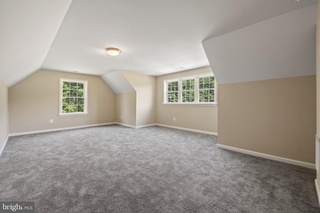 8006 SHERBEYN RD, BEALETON, Virginia, 5 Bedrooms Bedrooms, ,3 BathroomsBathrooms,Residential,8006 SHERBEYN RD,VAFQ2017228 MLS # VAFQ2017228