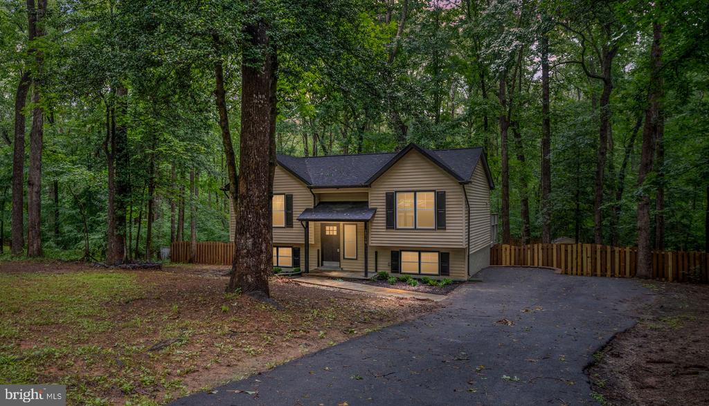 12719 PICKETT CT, SPOTSYLVANIA, Virginia 22551, 4 Bedrooms Bedrooms, ,2 BathroomsBathrooms,Residential,12719 PICKETT CT,VASP2034326 MLS # VASP2034326