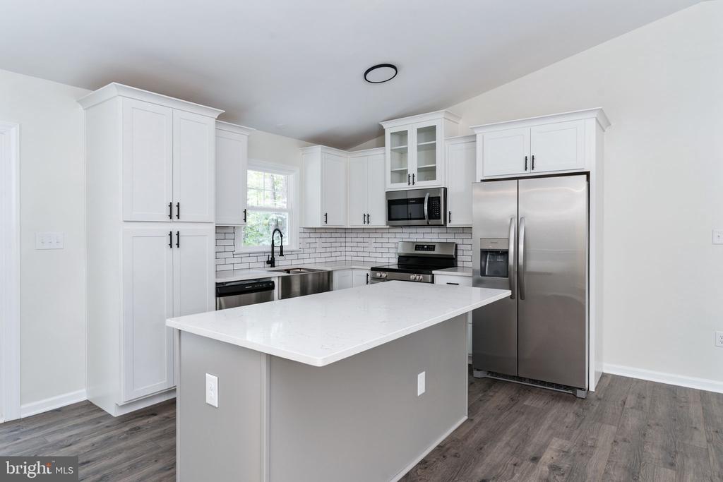 12719 PICKETT CT, SPOTSYLVANIA, Virginia 22551, 4 Bedrooms Bedrooms, ,2 BathroomsBathrooms,Residential,12719 PICKETT CT,VASP2034326 MLS # VASP2034326