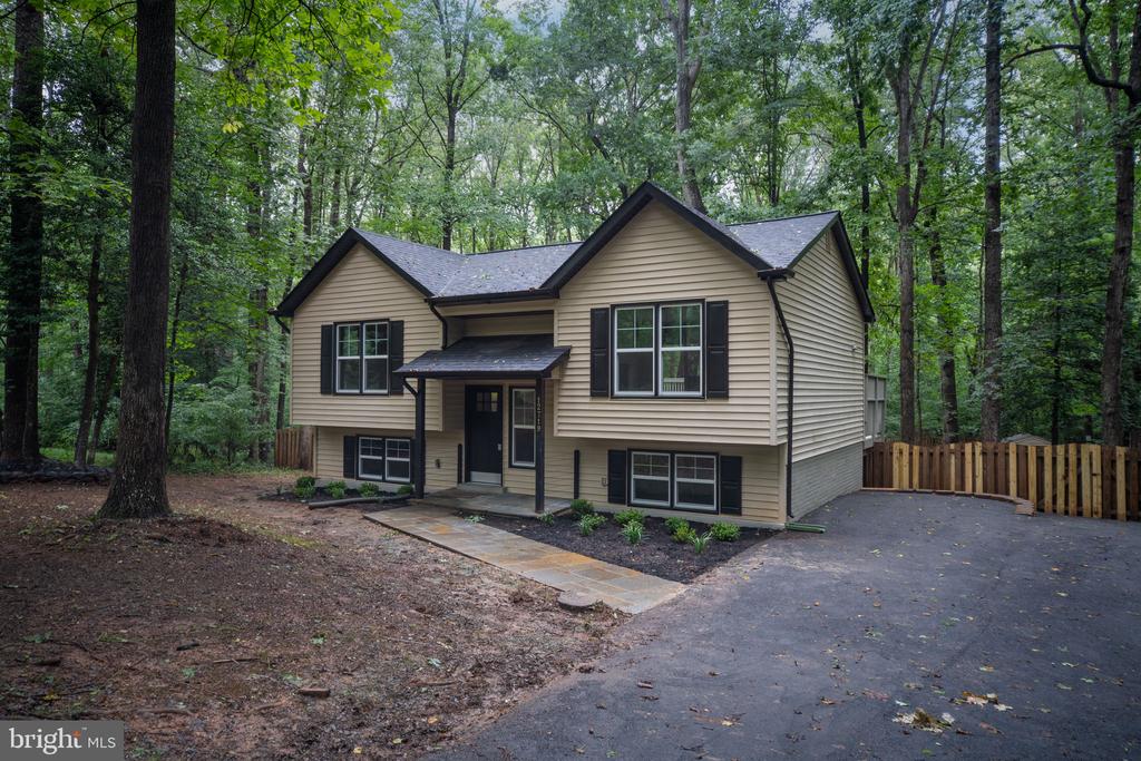 12719 PICKETT CT, SPOTSYLVANIA, Virginia 22551, 4 Bedrooms Bedrooms, ,2 BathroomsBathrooms,Residential,12719 PICKETT CT,VASP2034326 MLS # VASP2034326