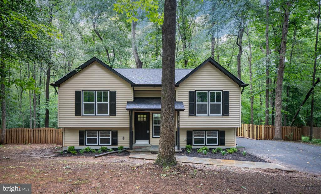 12719 PICKETT CT, SPOTSYLVANIA, Virginia 22551, 4 Bedrooms Bedrooms, ,2 BathroomsBathrooms,Residential,12719 PICKETT CT,VASP2034326 MLS # VASP2034326