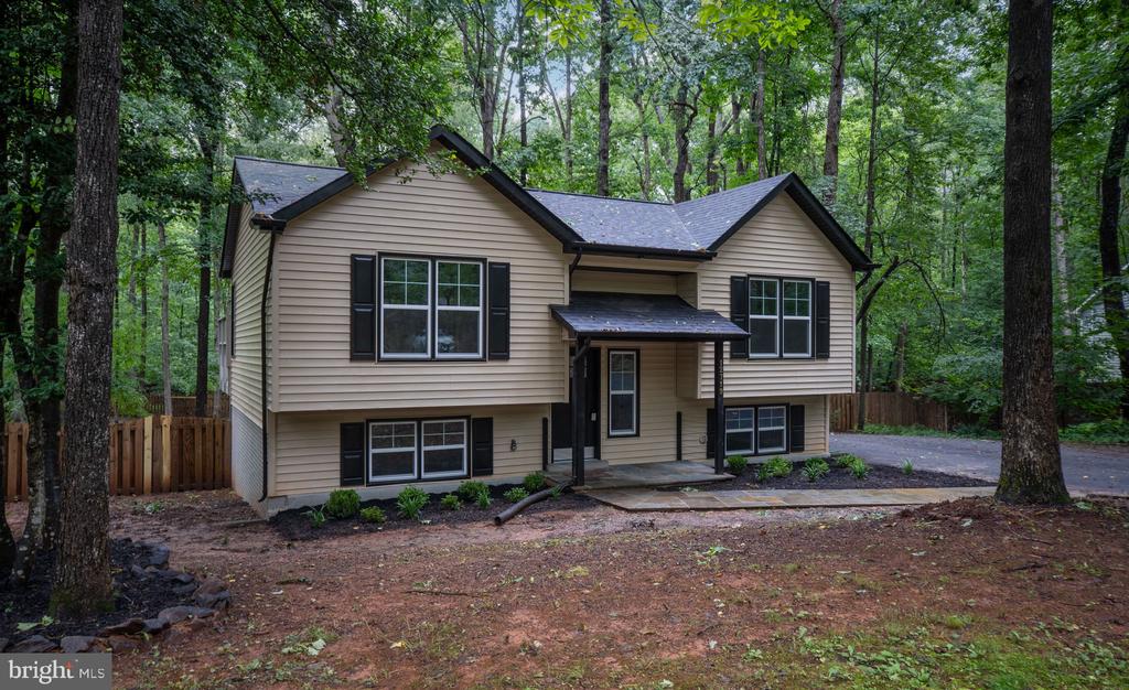 12719 PICKETT CT, SPOTSYLVANIA, Virginia 22551, 4 Bedrooms Bedrooms, ,2 BathroomsBathrooms,Residential,12719 PICKETT CT,VASP2034326 MLS # VASP2034326