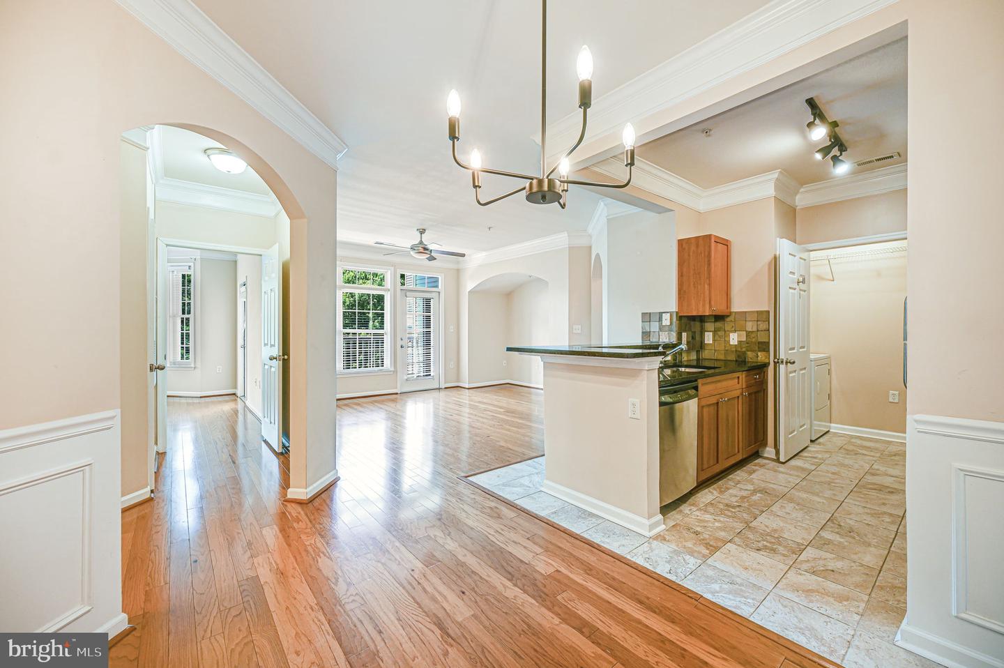 512 SUNSET VIEW TER SE #302, LEESBURG, Virginia 20175, 1 Bedroom Bedrooms, 6 Rooms Rooms,1 BathroomBathrooms,Residential,For sale,512 SUNSET VIEW TER SE #302,VALO2094960 MLS # VALO2094960