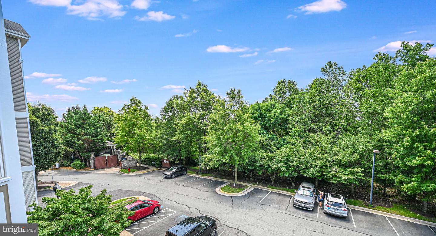 512 SUNSET VIEW TER SE #302, LEESBURG, Virginia 20175, 1 Bedroom Bedrooms, 6 Rooms Rooms,1 BathroomBathrooms,Residential,For sale,512 SUNSET VIEW TER SE #302,VALO2094960 MLS # VALO2094960