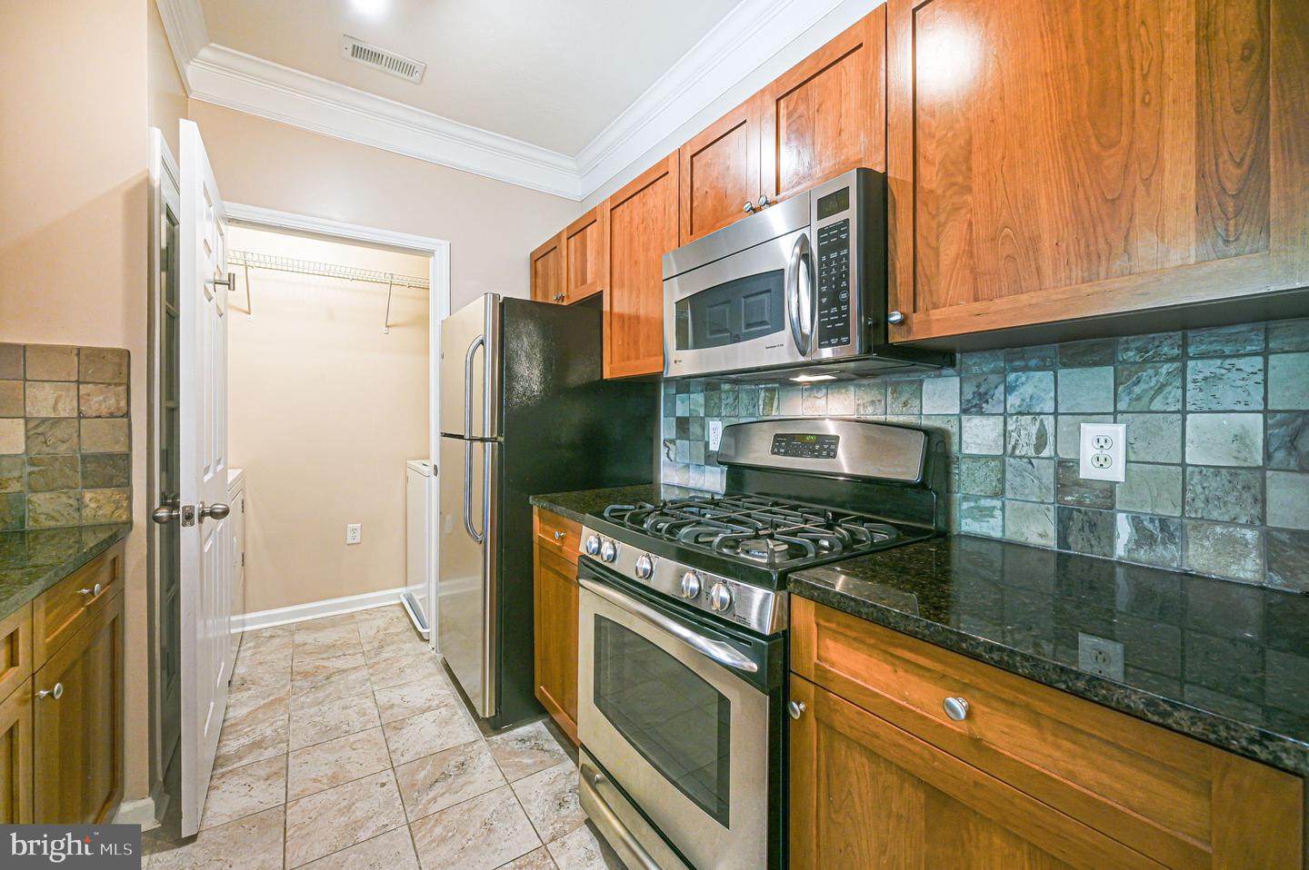 512 SUNSET VIEW TER SE #302, LEESBURG, Virginia 20175, 1 Bedroom Bedrooms, 6 Rooms Rooms,1 BathroomBathrooms,Residential,For sale,512 SUNSET VIEW TER SE #302,VALO2094960 MLS # VALO2094960
